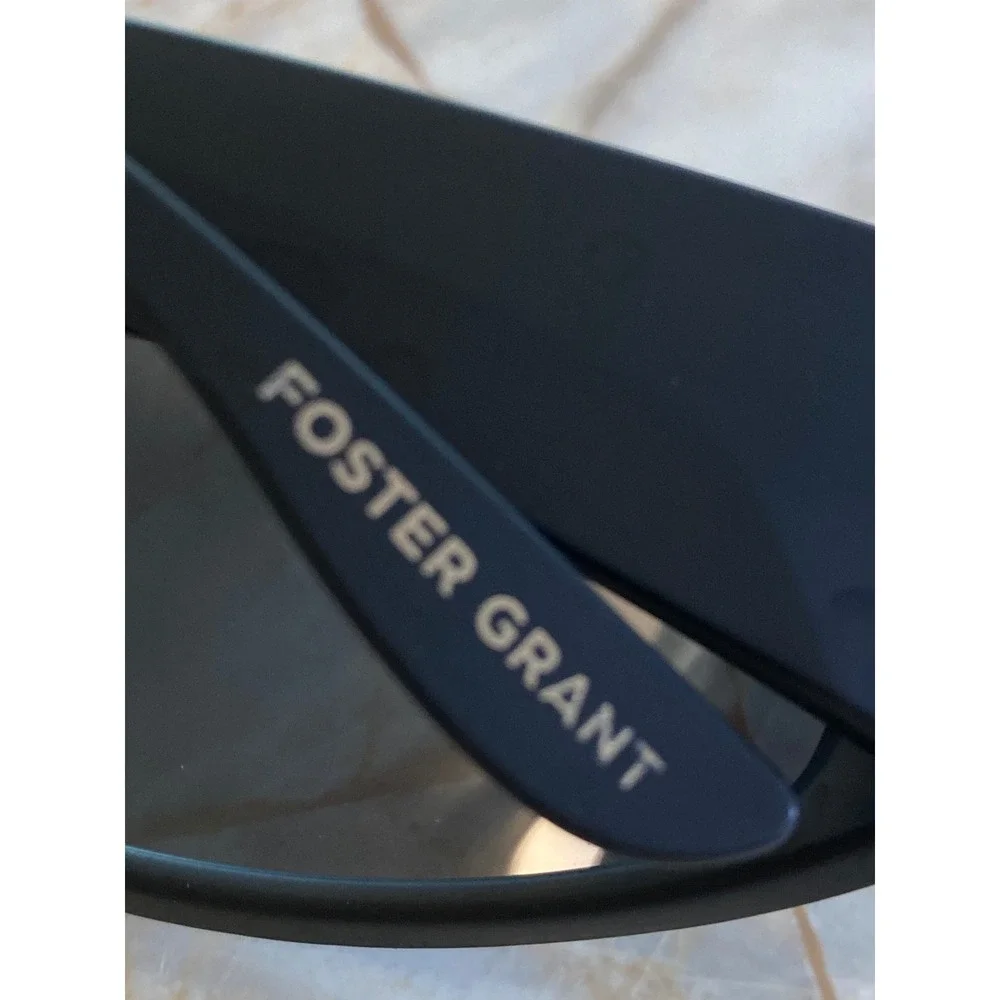 Foster Grant NS0324 Polarized Wrap Sunglasses Matte Black AT 24 572 BLK POL